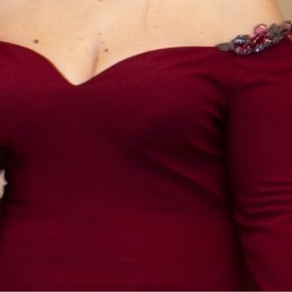Terani off the shoulder burgundy dress - Picture 7 of 10
